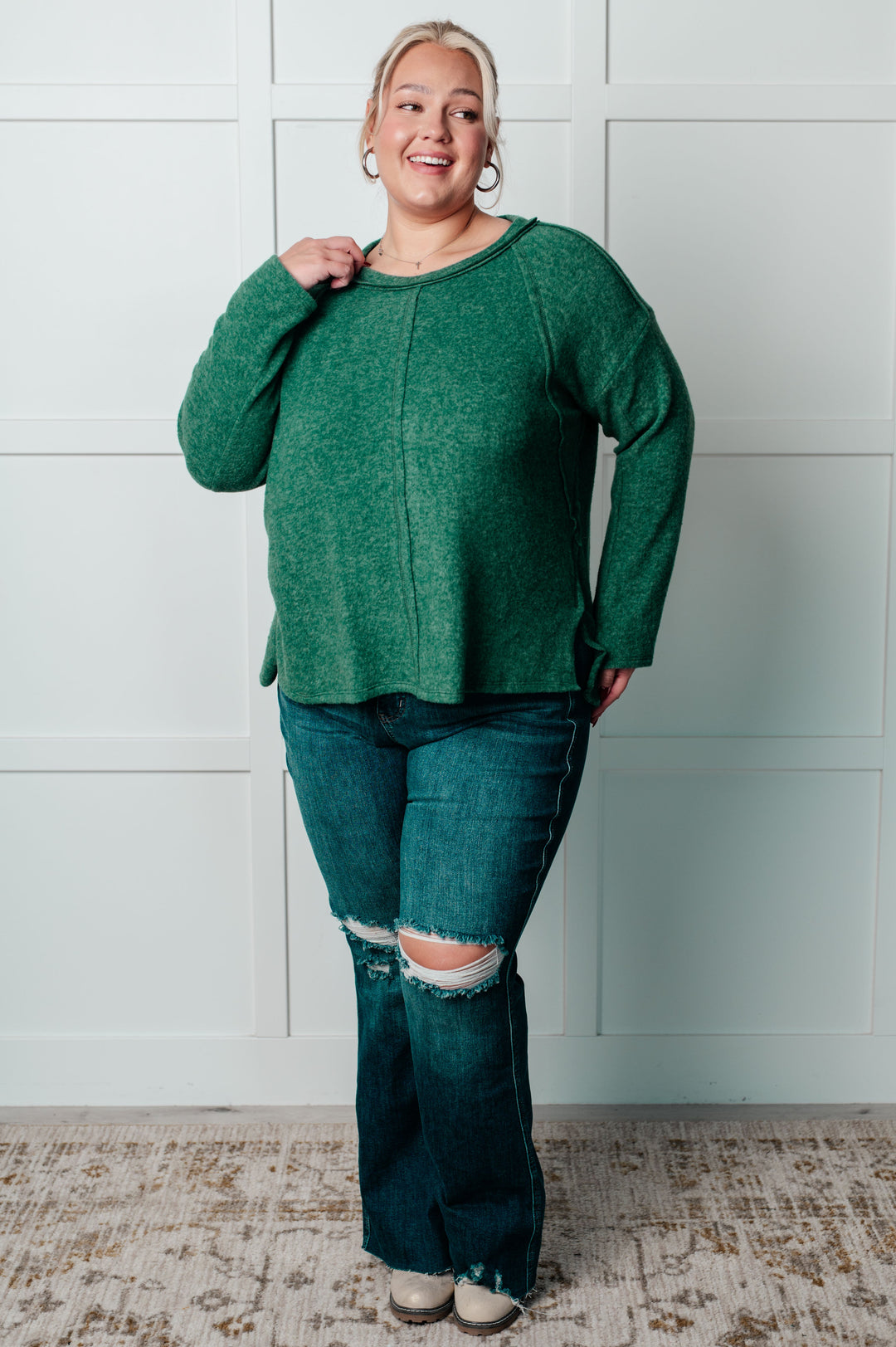 Simple Silhouette Brushed Hacci Sweater in Dark Green - 12/11