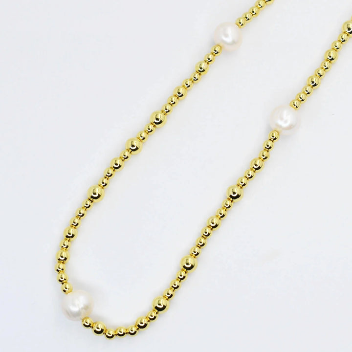 Gold Beaded 3 Pearls Necklace