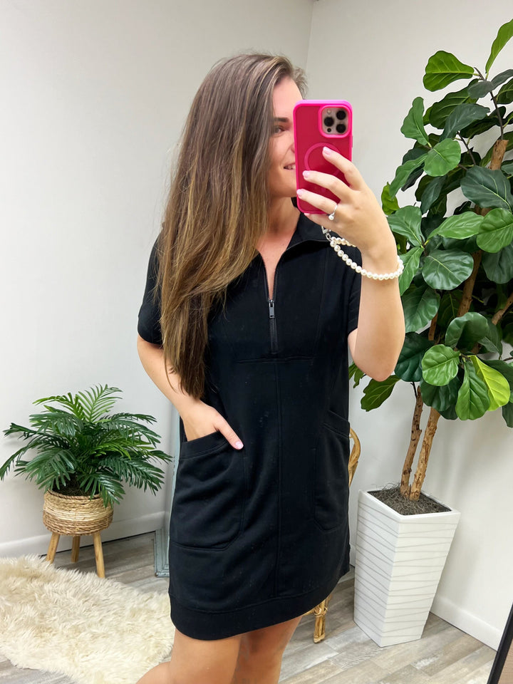 Casual Short Sleeve Dress in Black