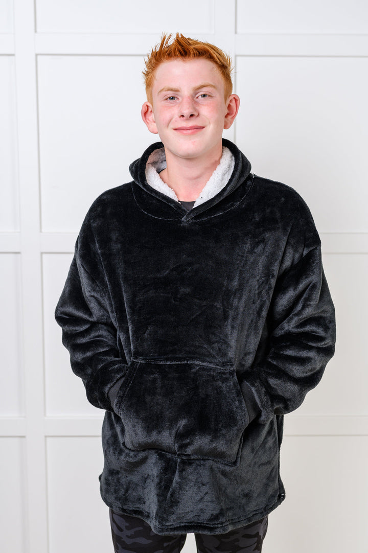 Kids Oversized Hoodie Blanket in Black - 12/6