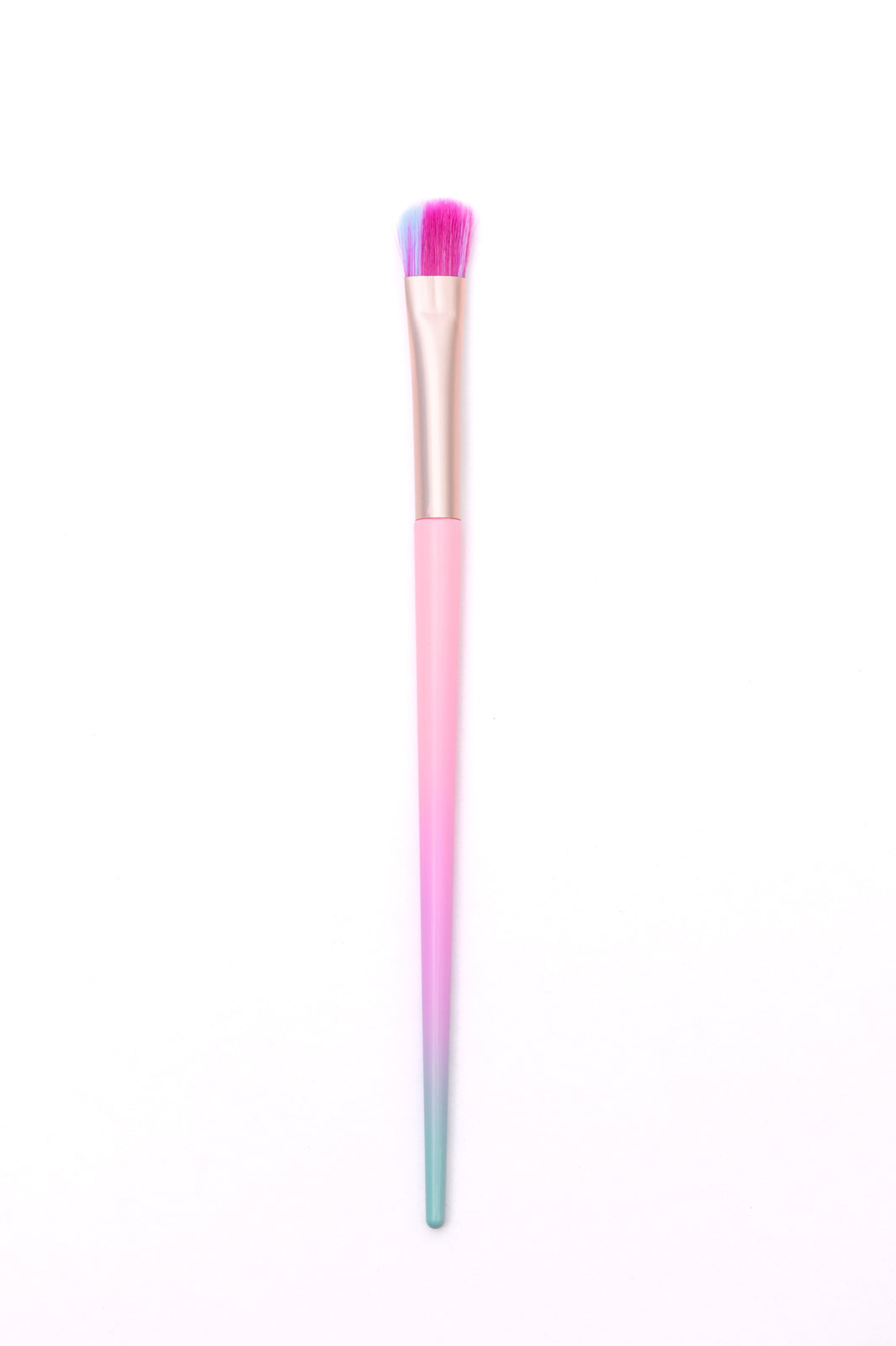 Loud and Clear Eyeshadow Brush (Ships in 1-2 Weeks)