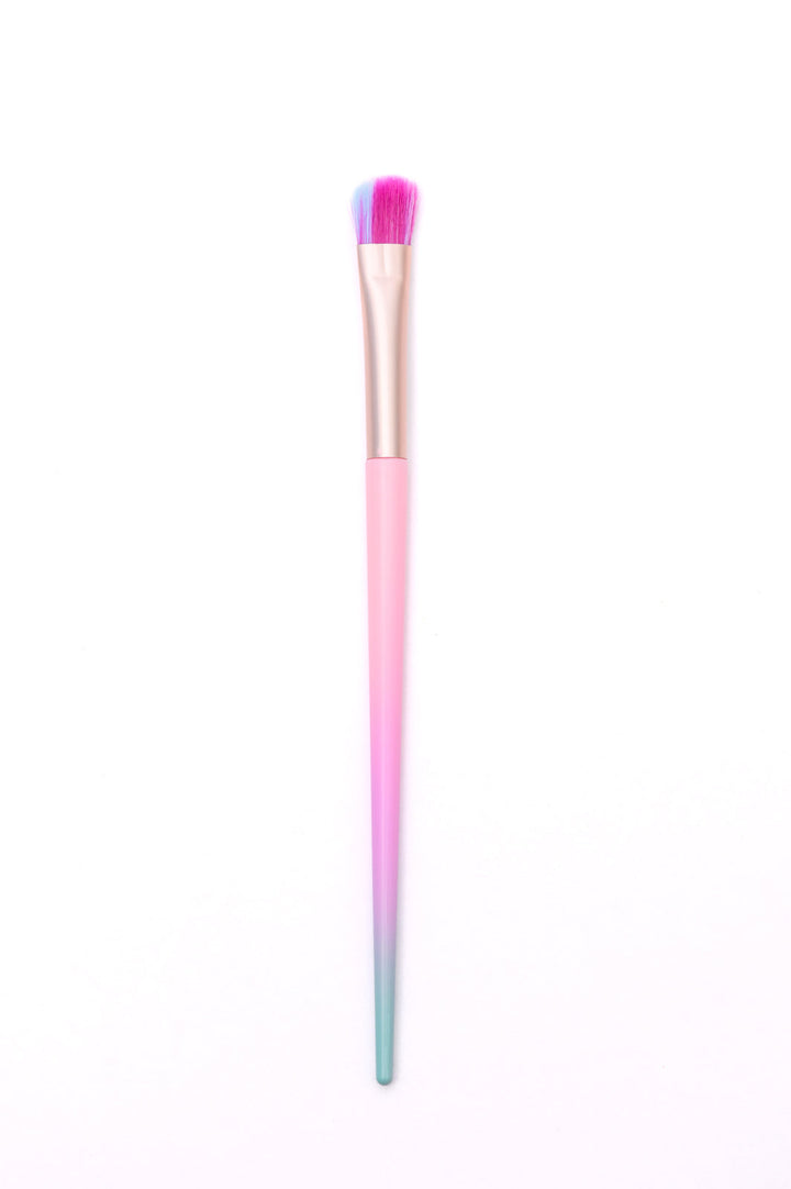 Loud and Clear Eyeshadow Brush (Ships in 1-2 Weeks)