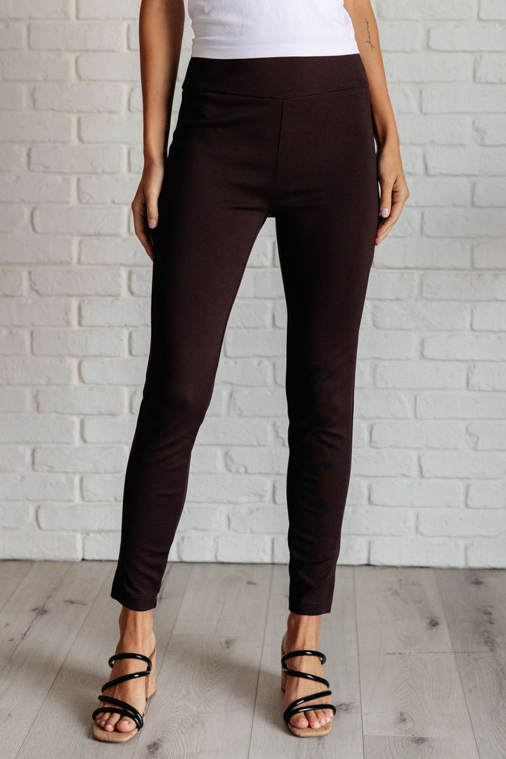 Magic Skinny 28" Pants in Chocolate - 8/22