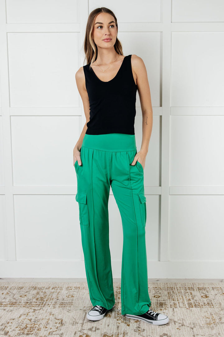 Race to Relax Cargo Pants in Emerald Green - 1/2