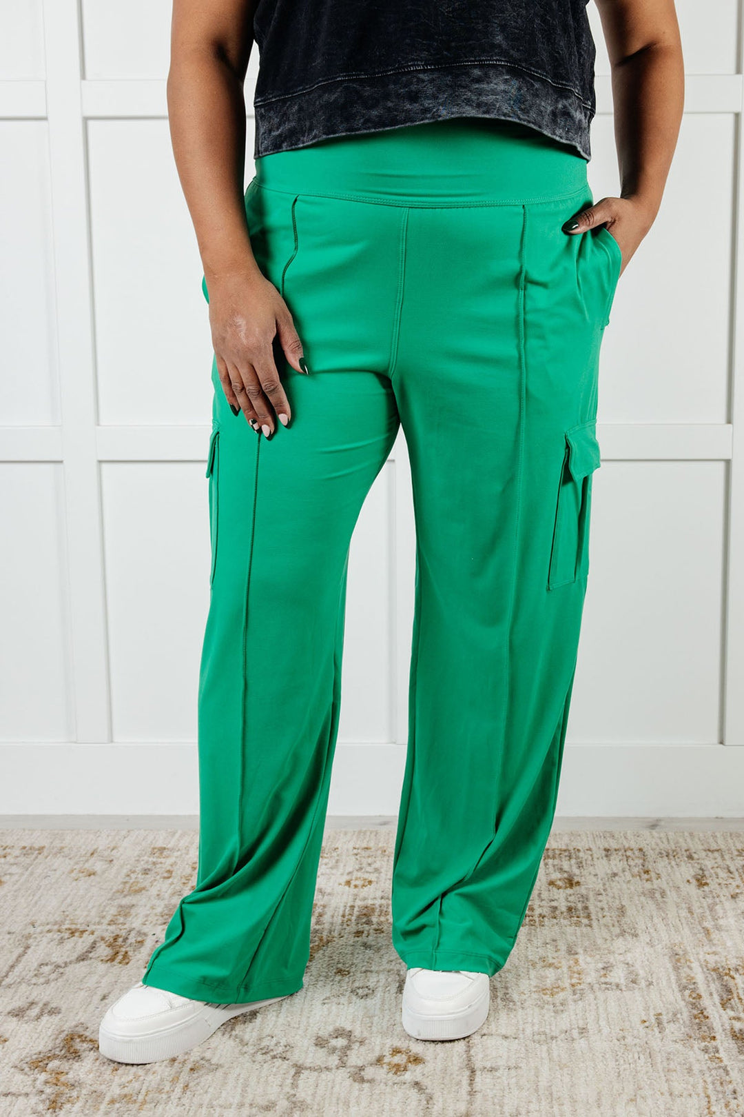 Race to Relax Cargo Pants in Emerald Green - 1/2