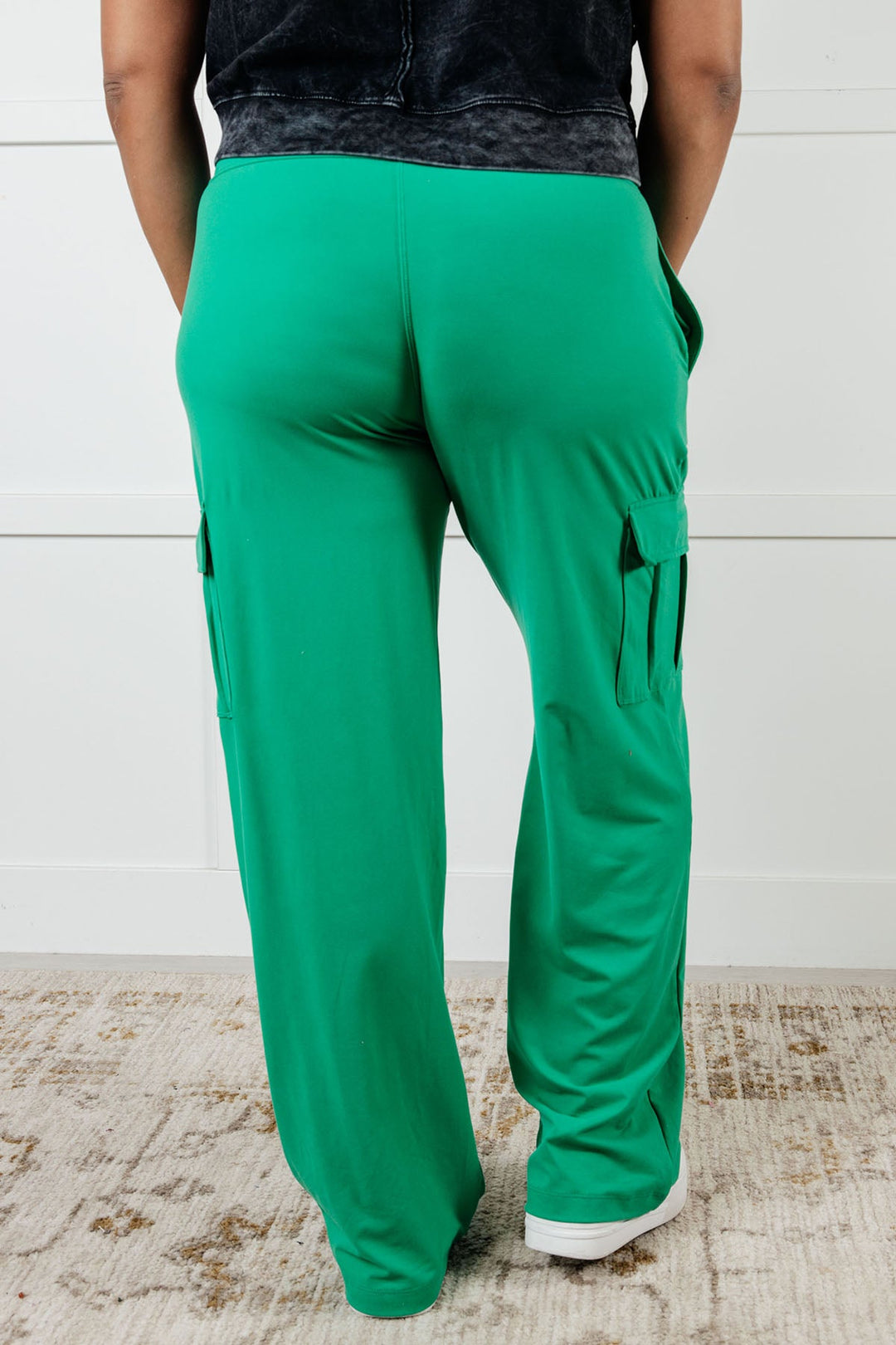 Race to Relax Cargo Pants in Emerald Green - 1/2