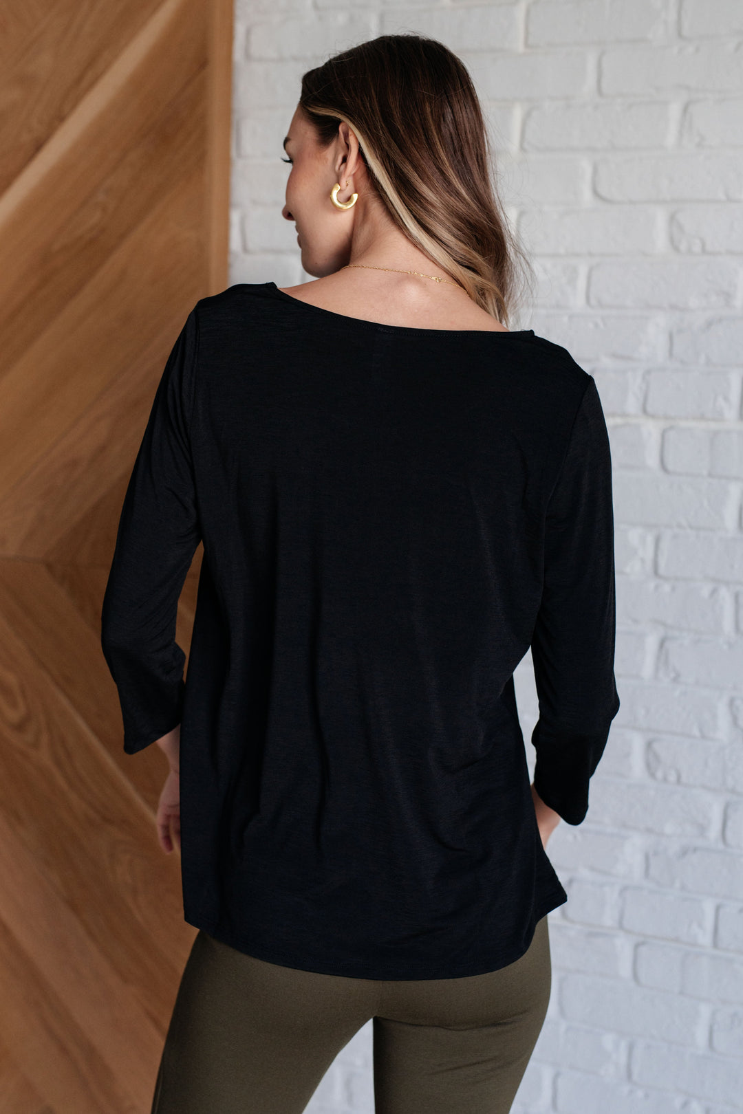 Signature Classic Round Neck Top in Black - 1/10