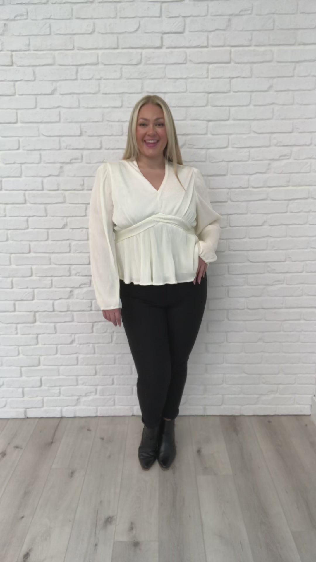 Xanidu Long Sleeve V Neck Blouse in White