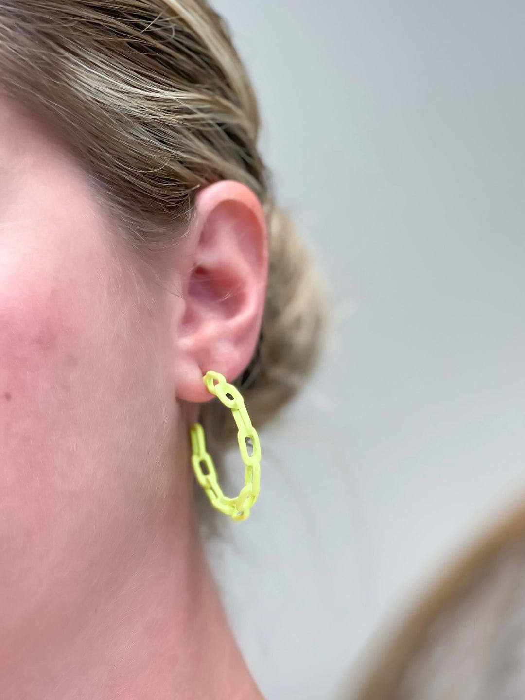 Neon Chainlink Hoop Earrings - Yellow