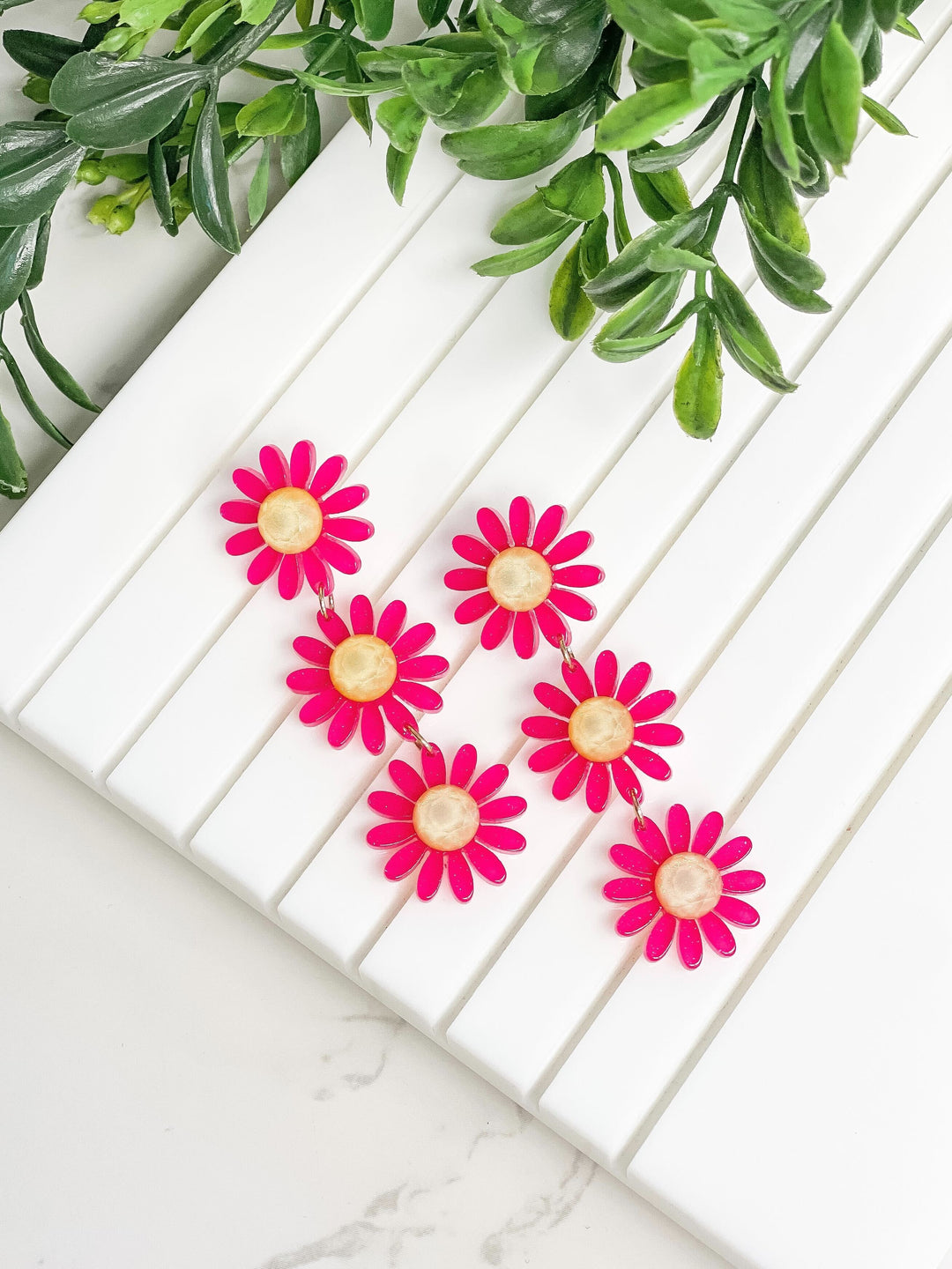 Blooming Daisy Trio Dangle Earrings - Pink