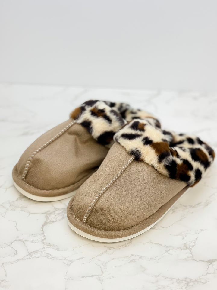 ﻿﻿Leopard Faux Fur Lined Slippers