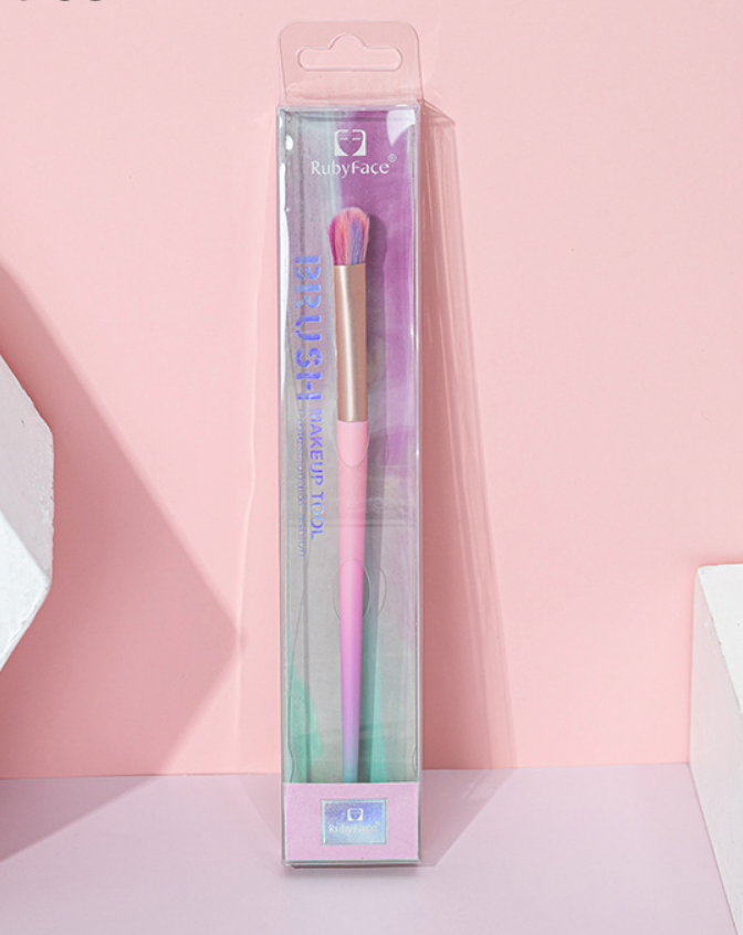 Loud and Clear Eyeshadow Brush (Ships in 1-2 Weeks)