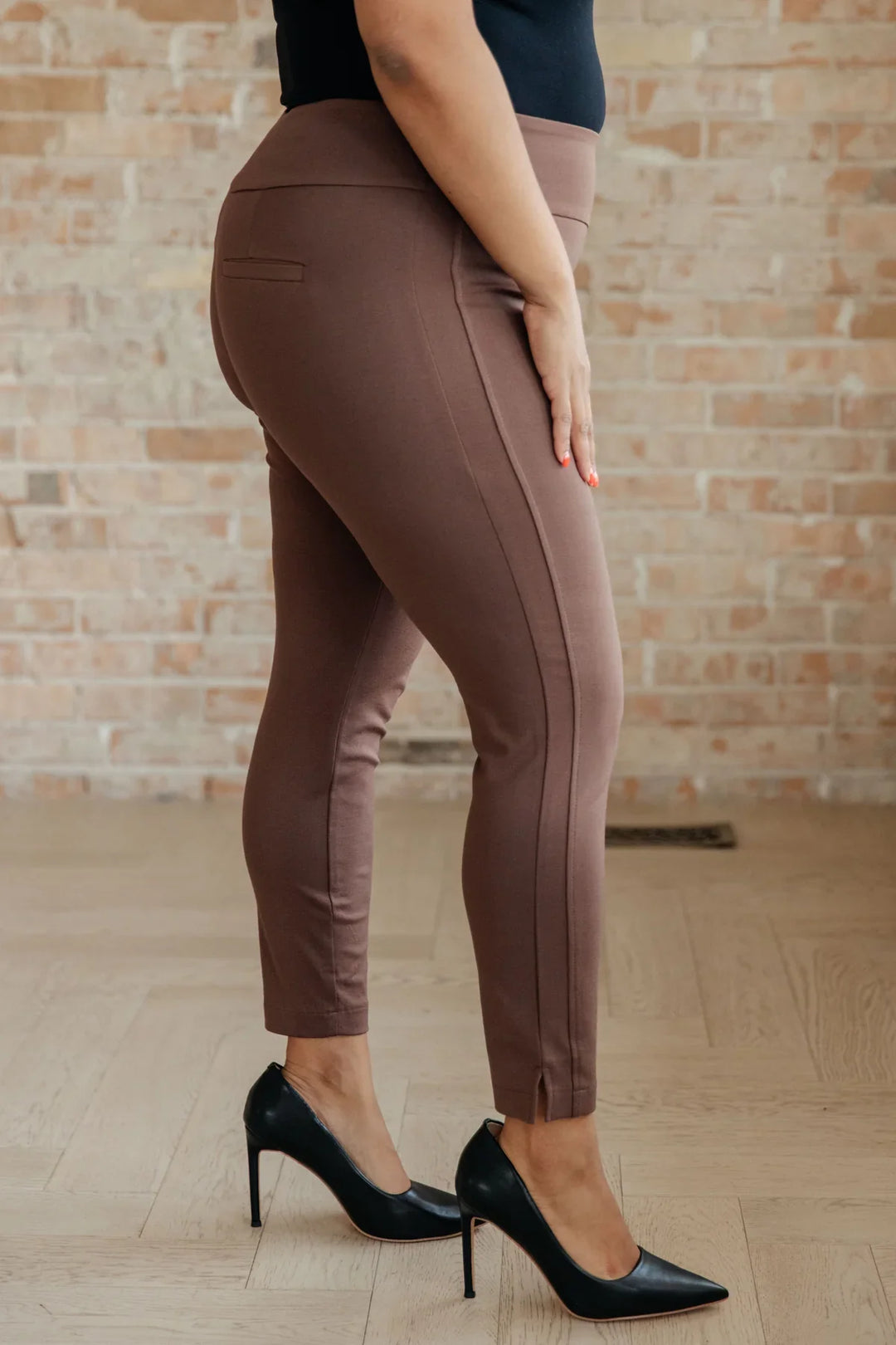 Magic Ankle Crop Skinny Pants (26") in Twelve Colors